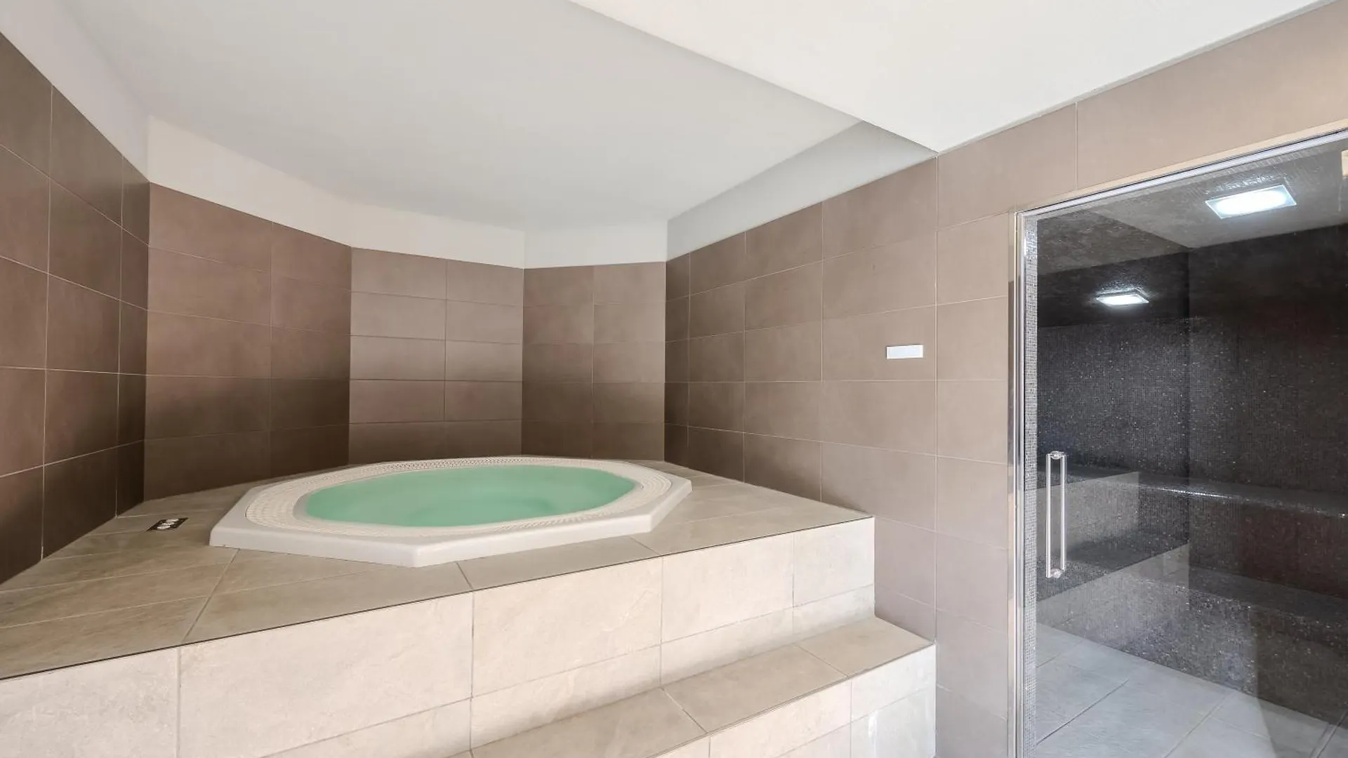 Giax Tower Luxury Oasis Apartment Milan 0*,  Italy